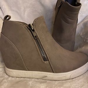 Wedge booties